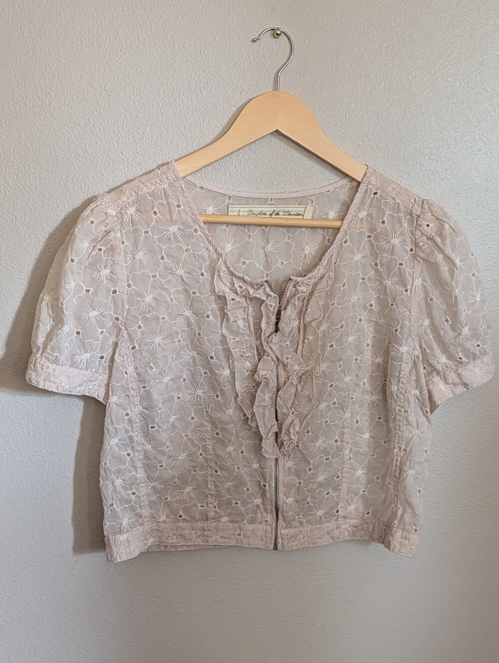 Daughter's Of The Liberation Cotton Embroidered Crop Blouse In Cream Size Large